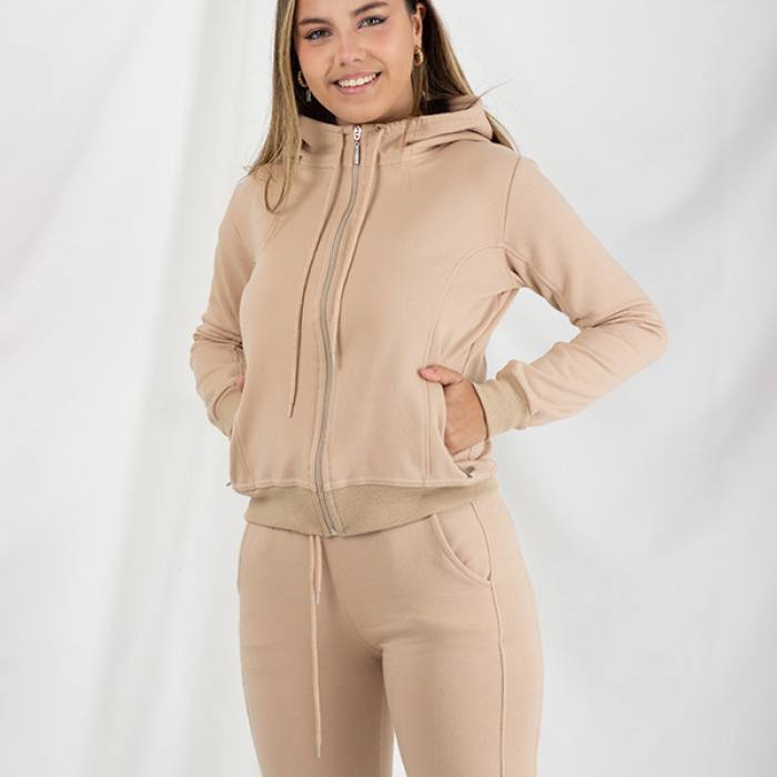 Conjuntos - Ropa femenina, Mujer Bonita